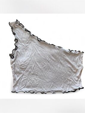 ⚡️FREE a with a purchase of $25 or more ⚡️

NWOT Romwe- One Shoulder Top, SIZE:S